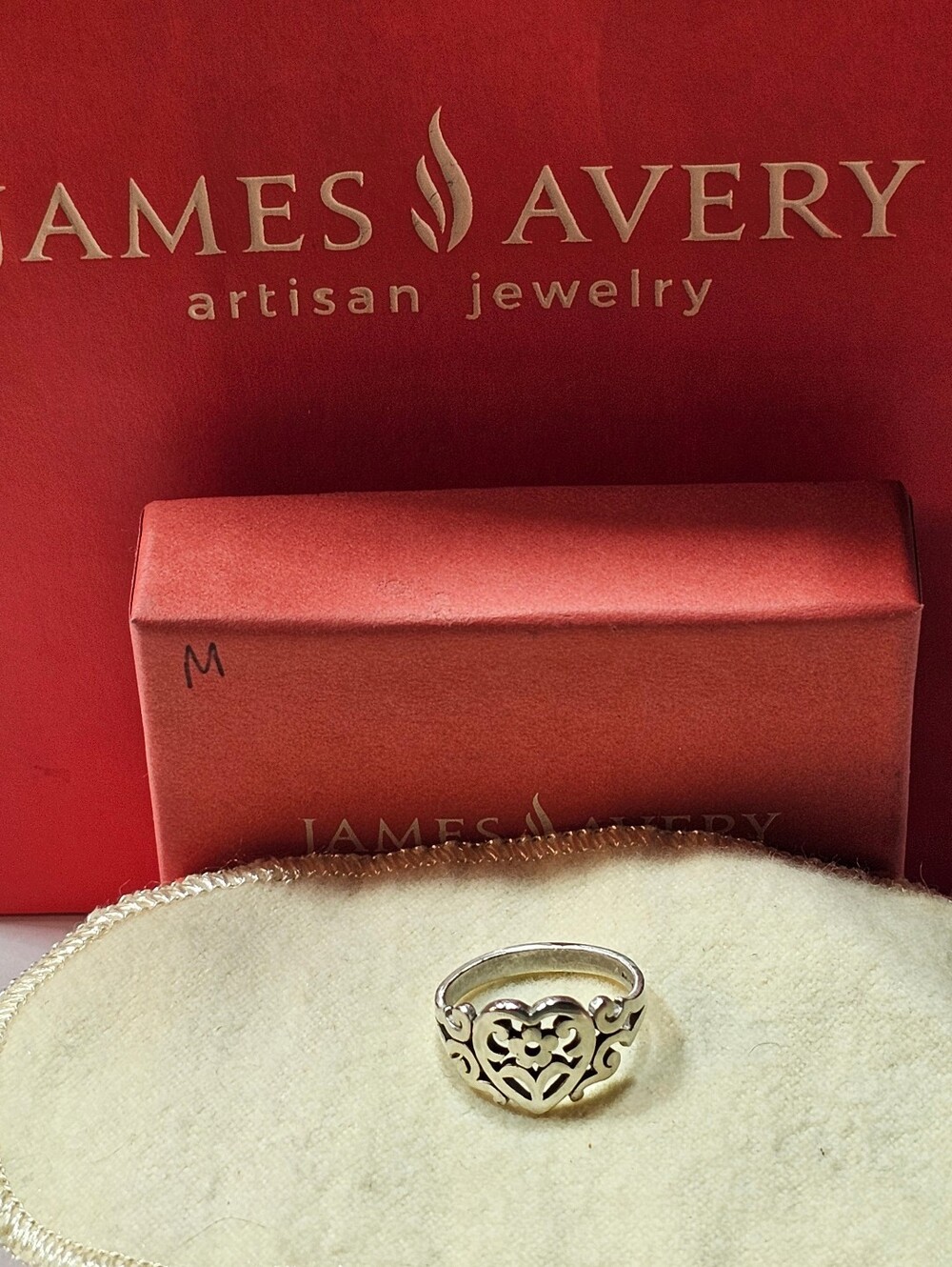 Retired James Avery Sterling Scrolled Heart Flower Ring